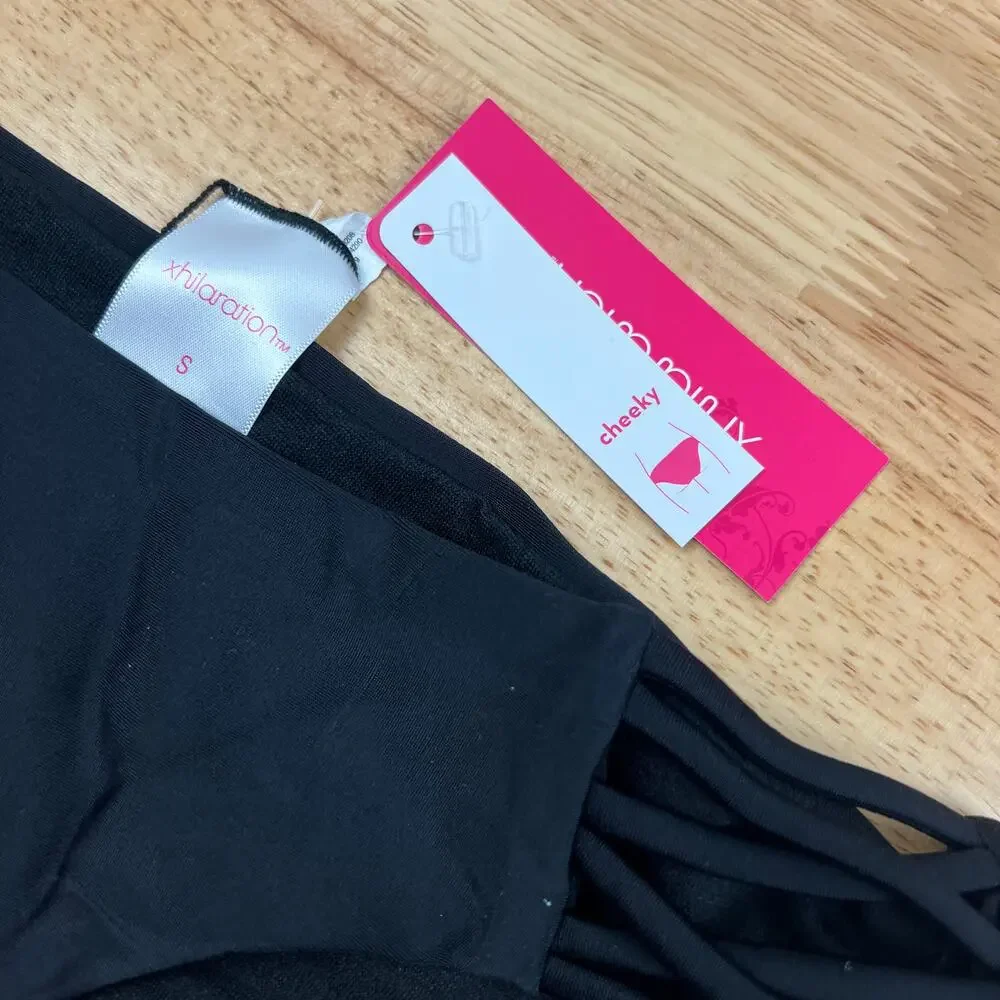 Xhilaration Women's Black Cheeky-Fit Bikini Bottom - Size Large - NWT